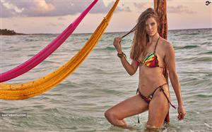 Australian model, Robyn Lawley looks bewitching in bikini